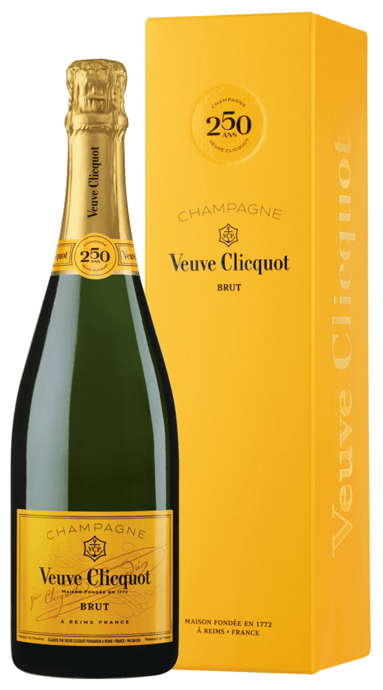 Shop Veuve Clicquot Champagne Brut Gift Box 750ml at Liquorland